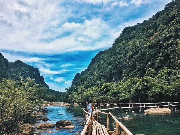 Trong đời nhất định một lần phải trải nghiệm du lịch sinh thái mạo hiểm sông Chày hang Tối Quảng Bình